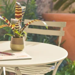 Conjunto de jardim com mesa bistrô dobrável em aço com 2 cadeiras, ø60cm
