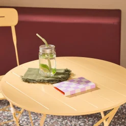 Conjunto de jardim com mesa bistrô dobrável redonda de aço com 2 cadeiras- Balconea