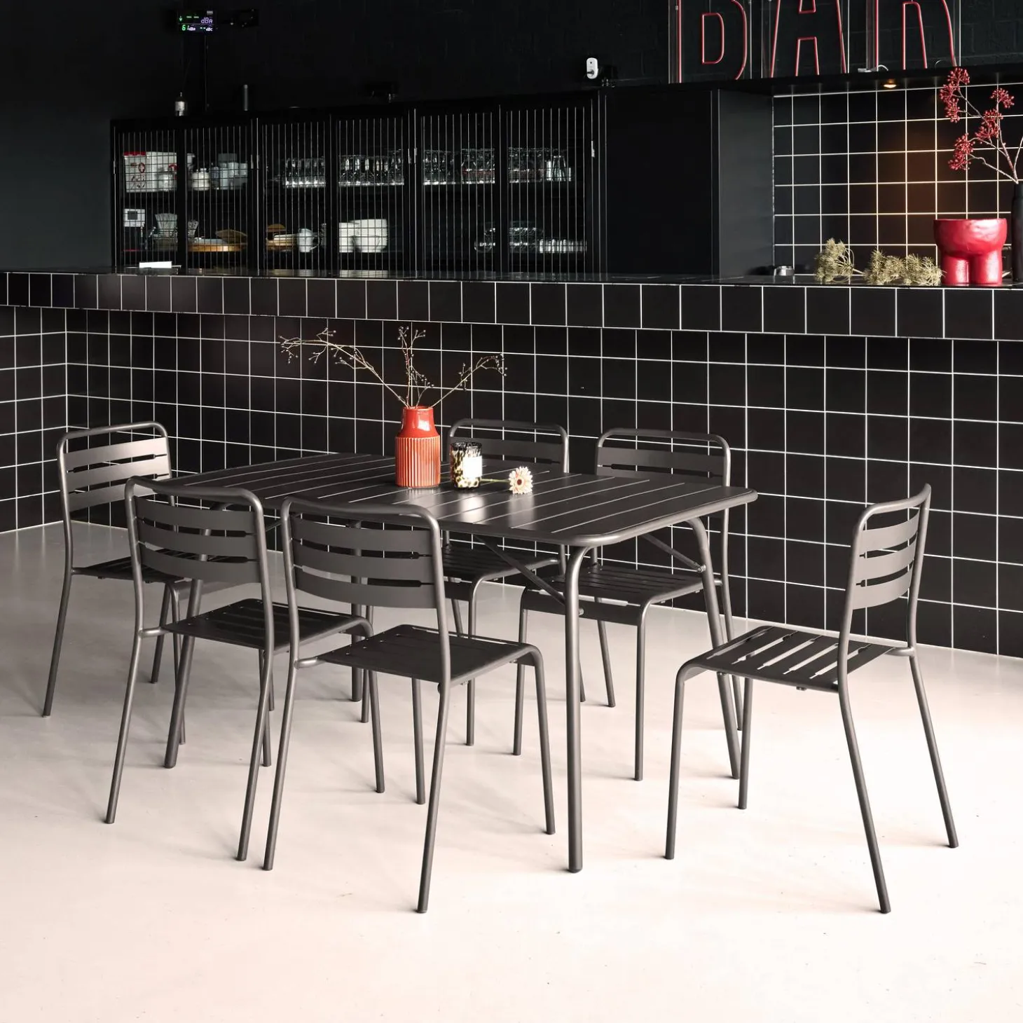 Conjunto de jardim com mesa bistrô dobrável em aço com 6 cadeiras, 140cm