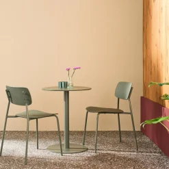 Conjunto de jardim com mesa bistrô redonda de aço com 2 cadeiras