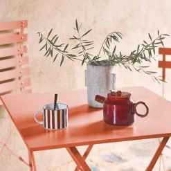 Conjunto de jardim com mesa bistrô dobrável em aço com 2 cadeiras, 70cm