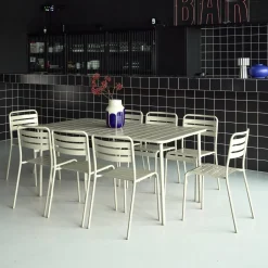 Conjunto de jardim com mesa bistrô de 160cm em aço com 8 cadeiras