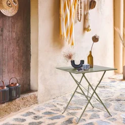 Conjunto de jardim com mesa bistrô dobrável em aço com 2 cadeiras, 70cm
