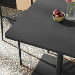 Conjunto de jardim com mesa bistrô quadrada de aço com 2 cadeiras