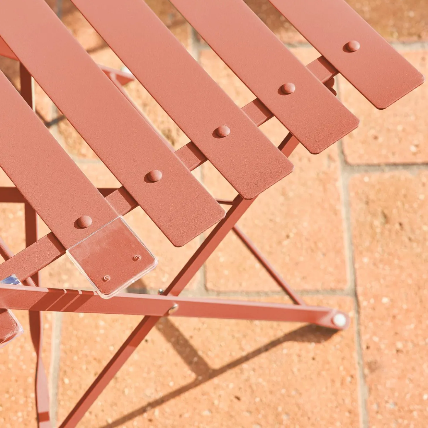 Conjunto de jardim com mesa bistrô dobrável em aço com 2 cadeiras, ø60cm