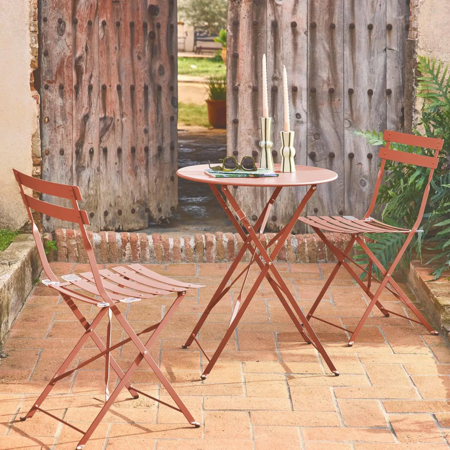 Conjunto de jardim com mesa bistrô dobrável em aço com 2 cadeiras, ø60cm