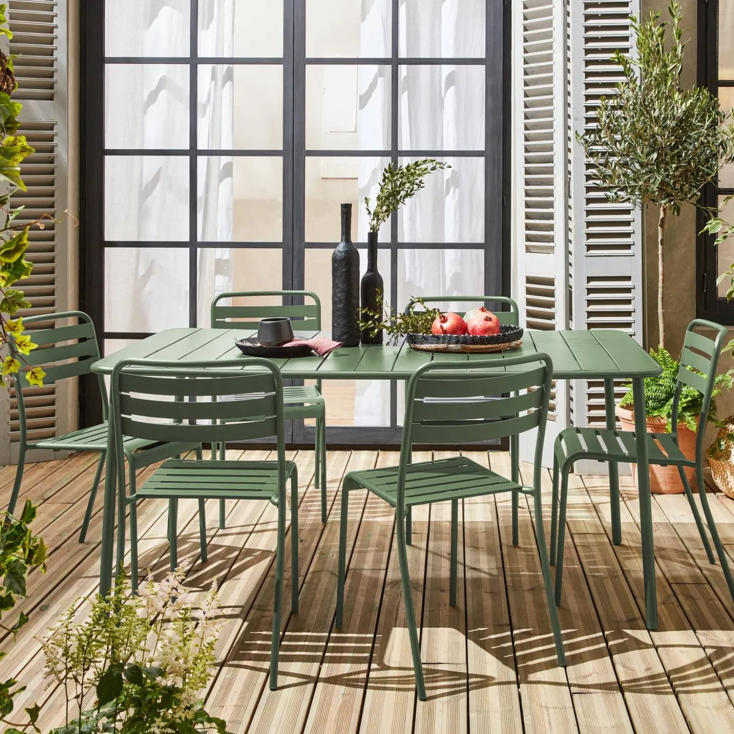 Conjunto de jardim com mesa bistrô de 160cm em aço com 6 cadeiras