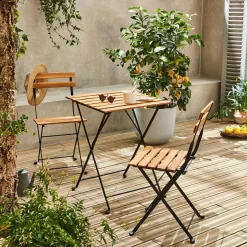 Conjunto de jardim com mesa de bistrô de madeira e metal com 2 cadeiras