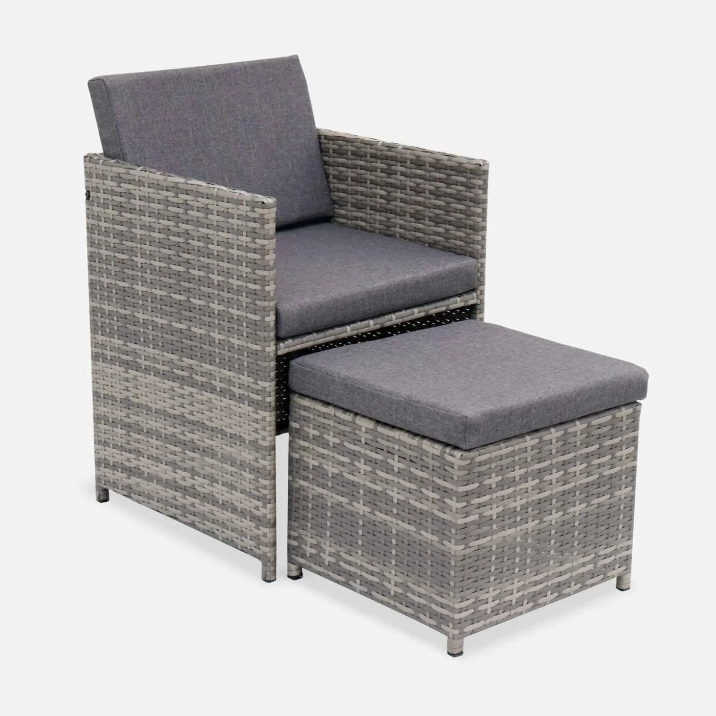 Conjunto de jardim com mesa em tecido de resina com 8 cadeirões