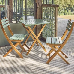 Conjunto de jardim com mesa em madeira de acácia com 2 cadeiras dobráveis