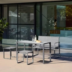 Conjunto de jardim com mesa em aço e textilene com 4 cadeiras