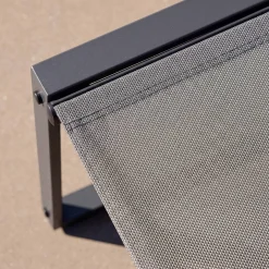 Conjunto de jardim com mesa em aço e textilene com 4 cadeiras