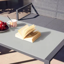 Conjunto de jardim com mesa em aço e textilene com 4 cadeiras