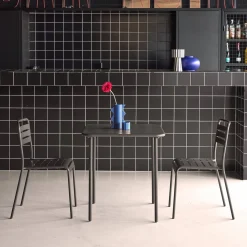 Conjunto de jardim com mesa em metal com 2 cadeiras
