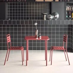 Conjunto de jardim com mesa em metal com 2 cadeiras