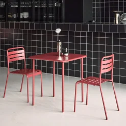 Conjunto de jardim com mesa em metal com 2 cadeiras