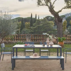 Conjunto de jardim com mesa em alumínio com 1 banco e 4 cadeiras