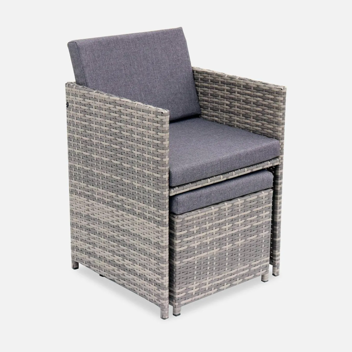Conjunto de jardim com mesa em resina com 10 cadeiras e capa de proteção