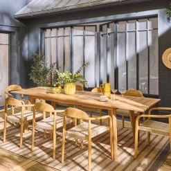 Conjunto de jardim com mesa em madeira de acácia com 8 cadeiras