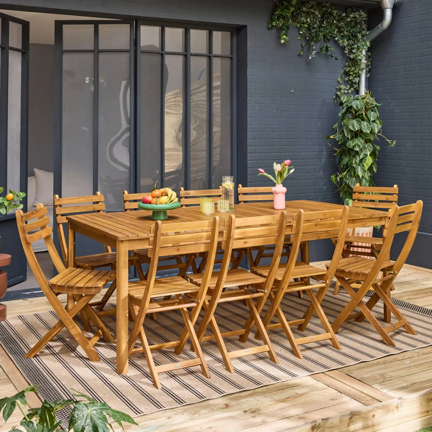 Conjunto de jardim com mesa em madeira de acácia com cantos arredondados com 10 cadeiras