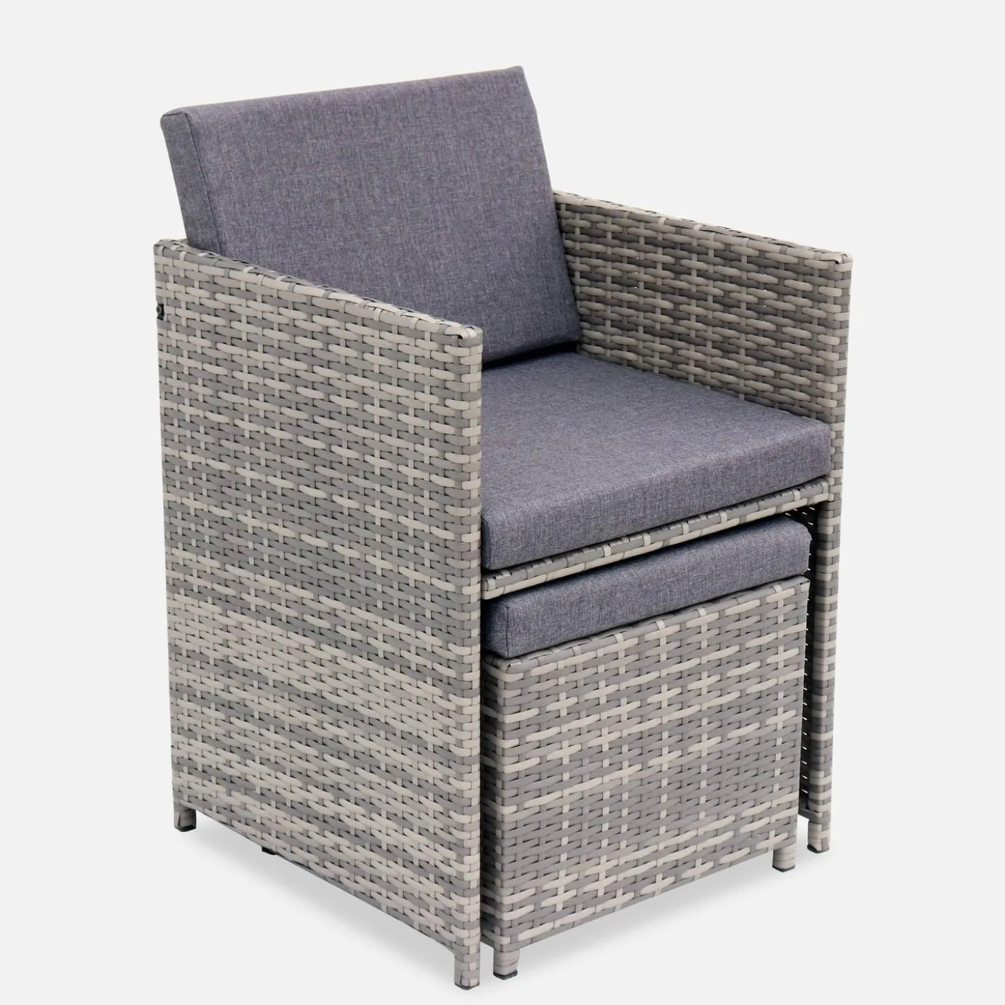 Conjunto de jardim com mesa em tecido de resina com 12 cadeirões + capa de proteção