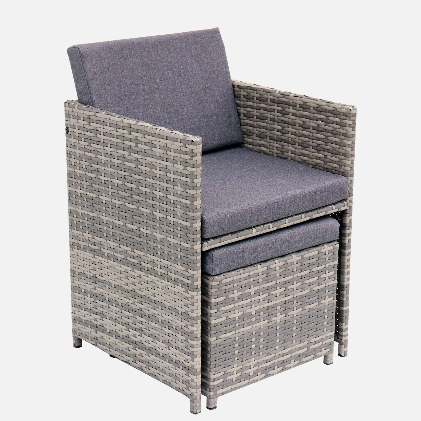 Conjunto de jardim com mesa em tecido de resina com 12 cadeirões