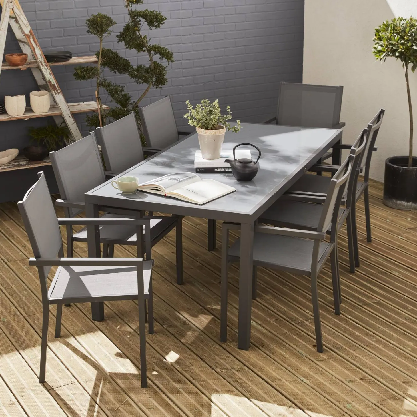 Conjunto de jardim com mesa em alumínio com 8 cadeiras
