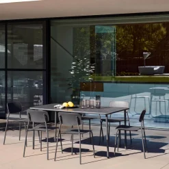 Conjunto de jardim com mesa em metal com 6 cadeiras