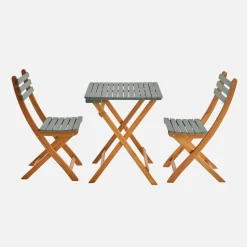 Conjunto de jardim com mesa em madeira de acácia com 2 cadeiras dobráveis
