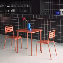 Conjunto de jardim com mesa em metal com 2 cadeiras