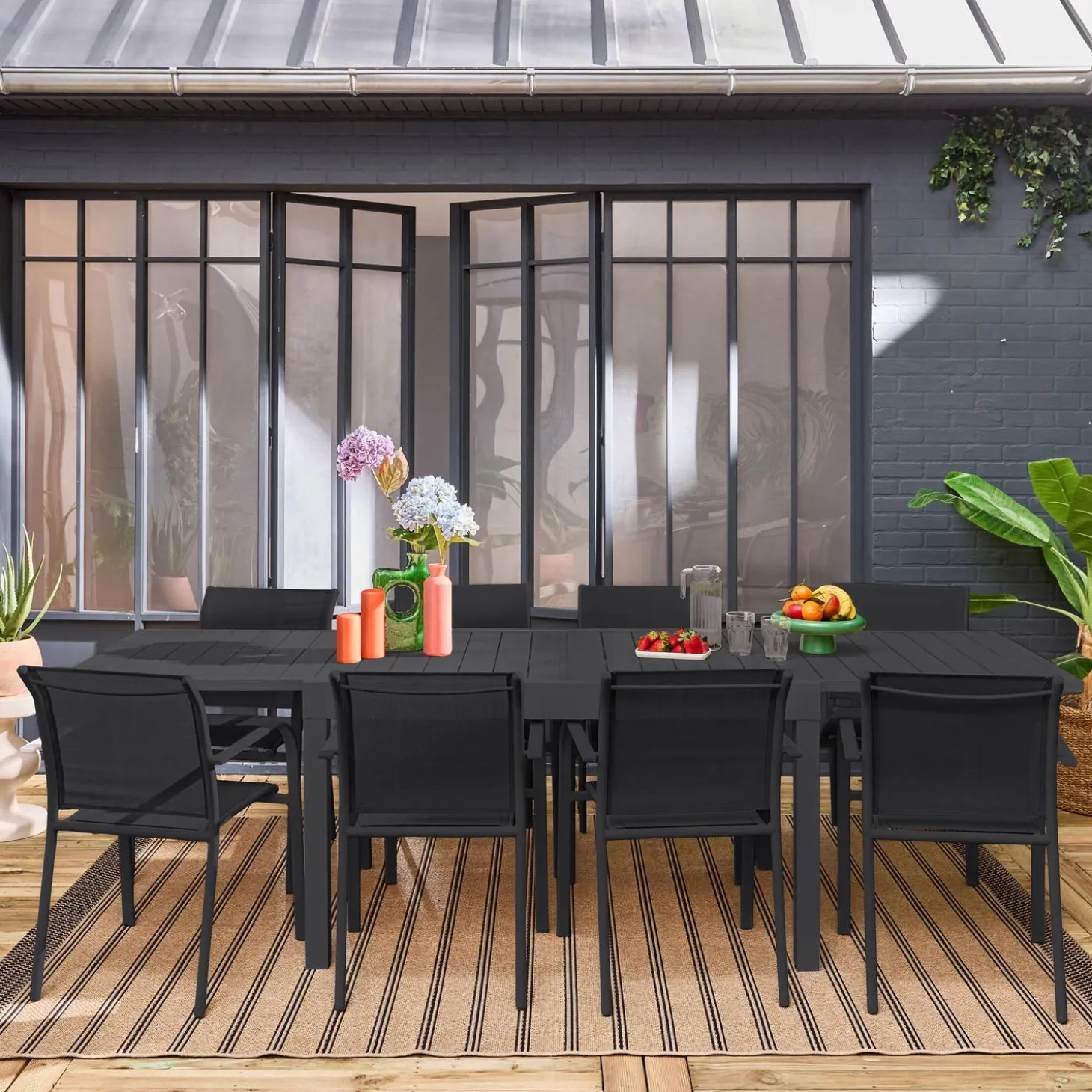 Conjunto de jardim com mesa extensível em alumínio e textilene com 8 cadeiras