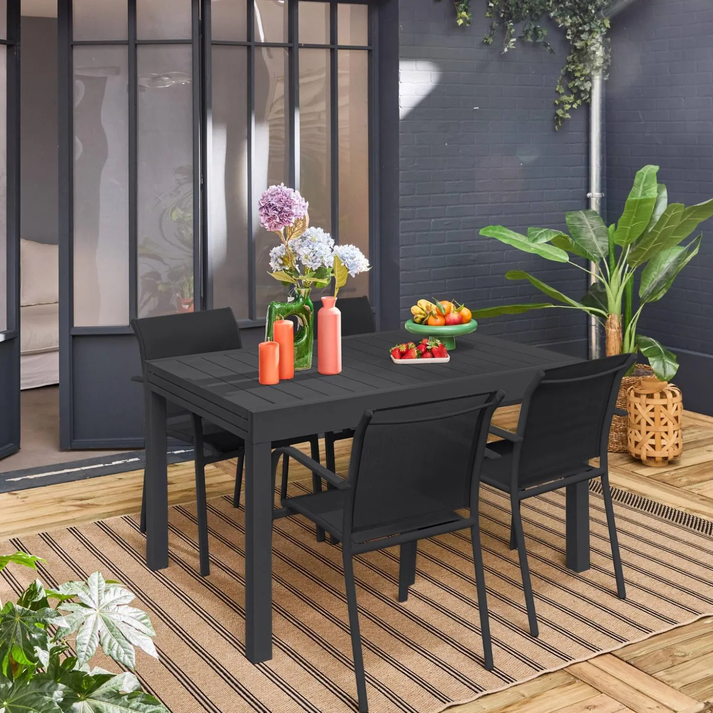 Conjunto de jardim com mesa extensível em alumínio e textilene com 8 cadeiras