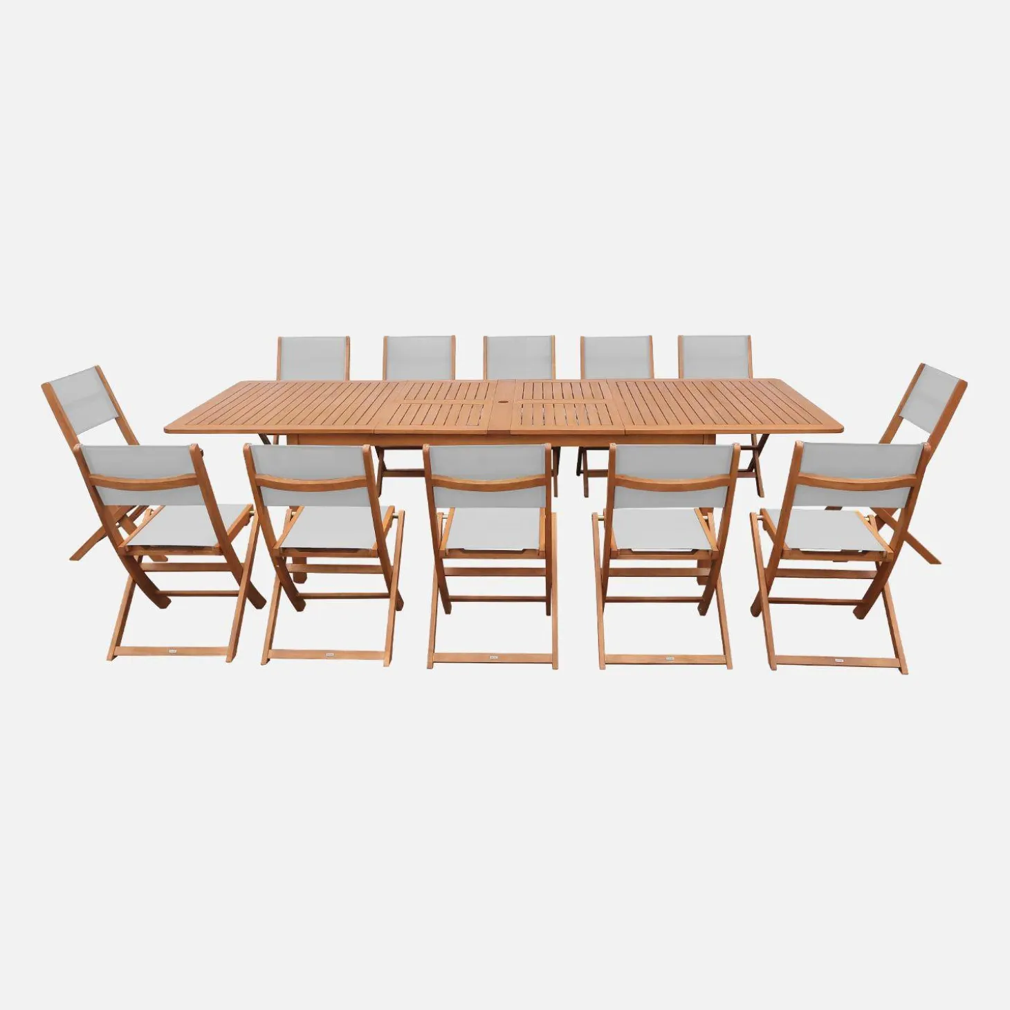 Conjunto de jardim com mesa extensível em madeira de eucalipto com 12 cadeiras