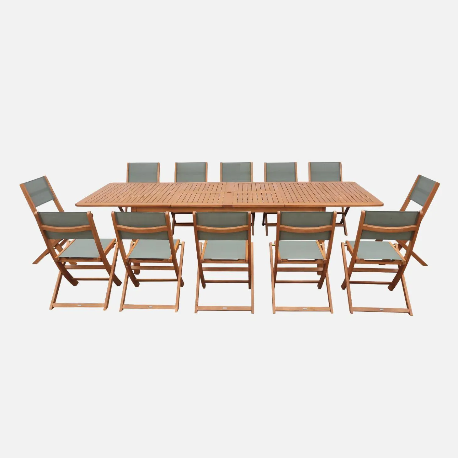 Conjunto de jardim com mesa extensível em madeira de eucalipto com 12 cadeiras