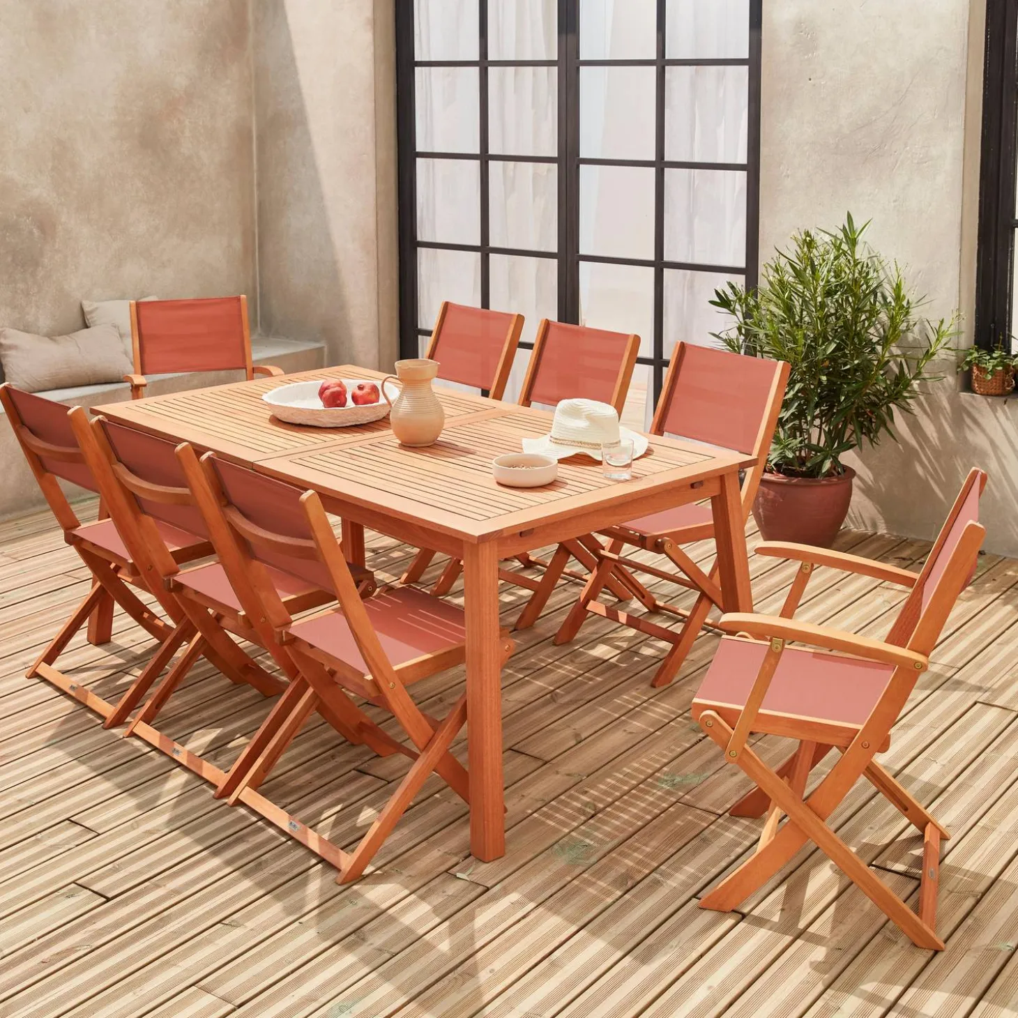 Conjunto de jardim com mesa extensível em madeira com 8 cadeiras
