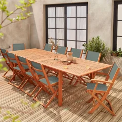 Conjunto de jardim com mesa extensível em madeira com 10 cadeiras