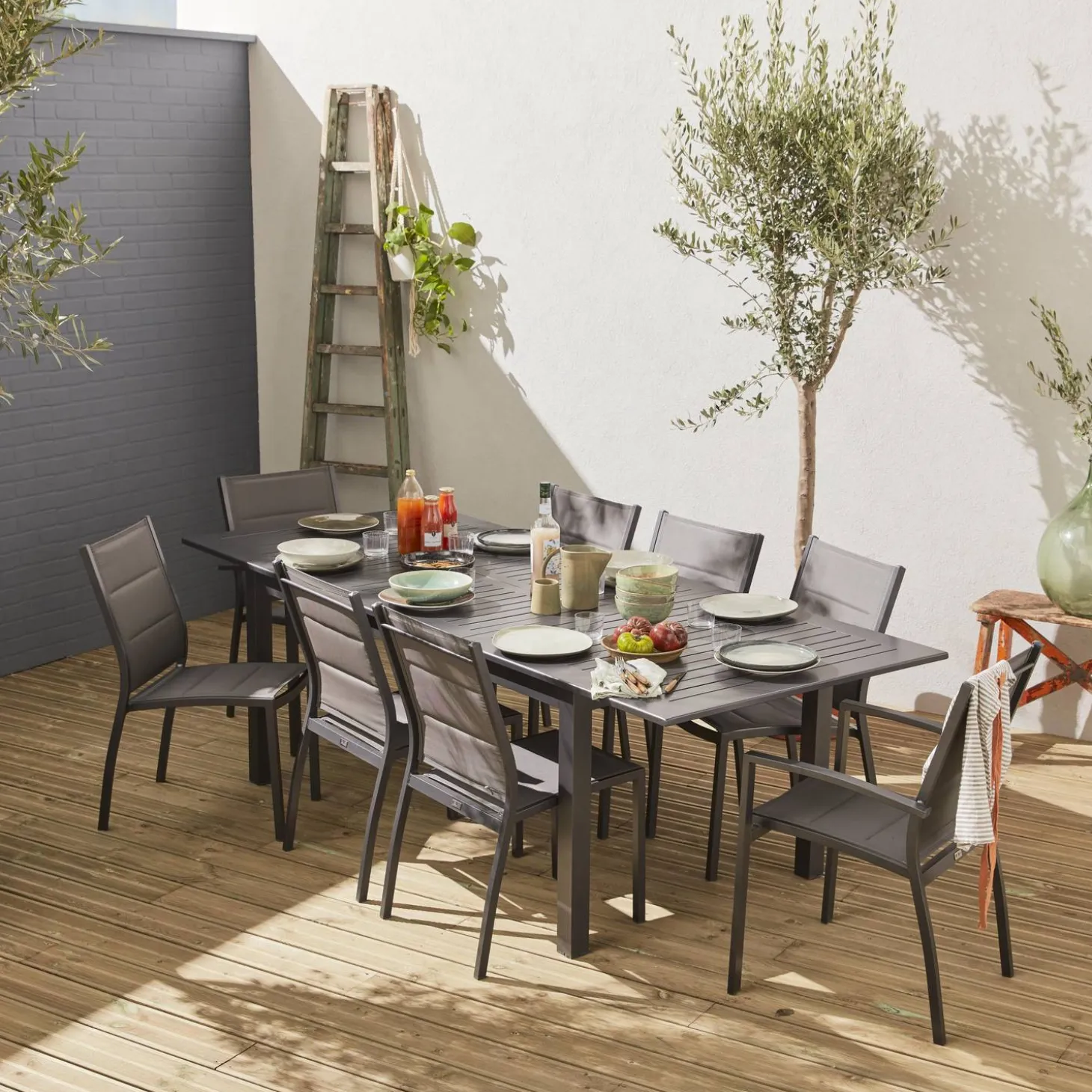 Conjunto de jardim com mesa extensível em alumínio com 8 cadeiras