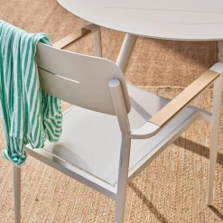 Conjunto de jardim com mesa oval extensível em alumínio com 6 cadeiras