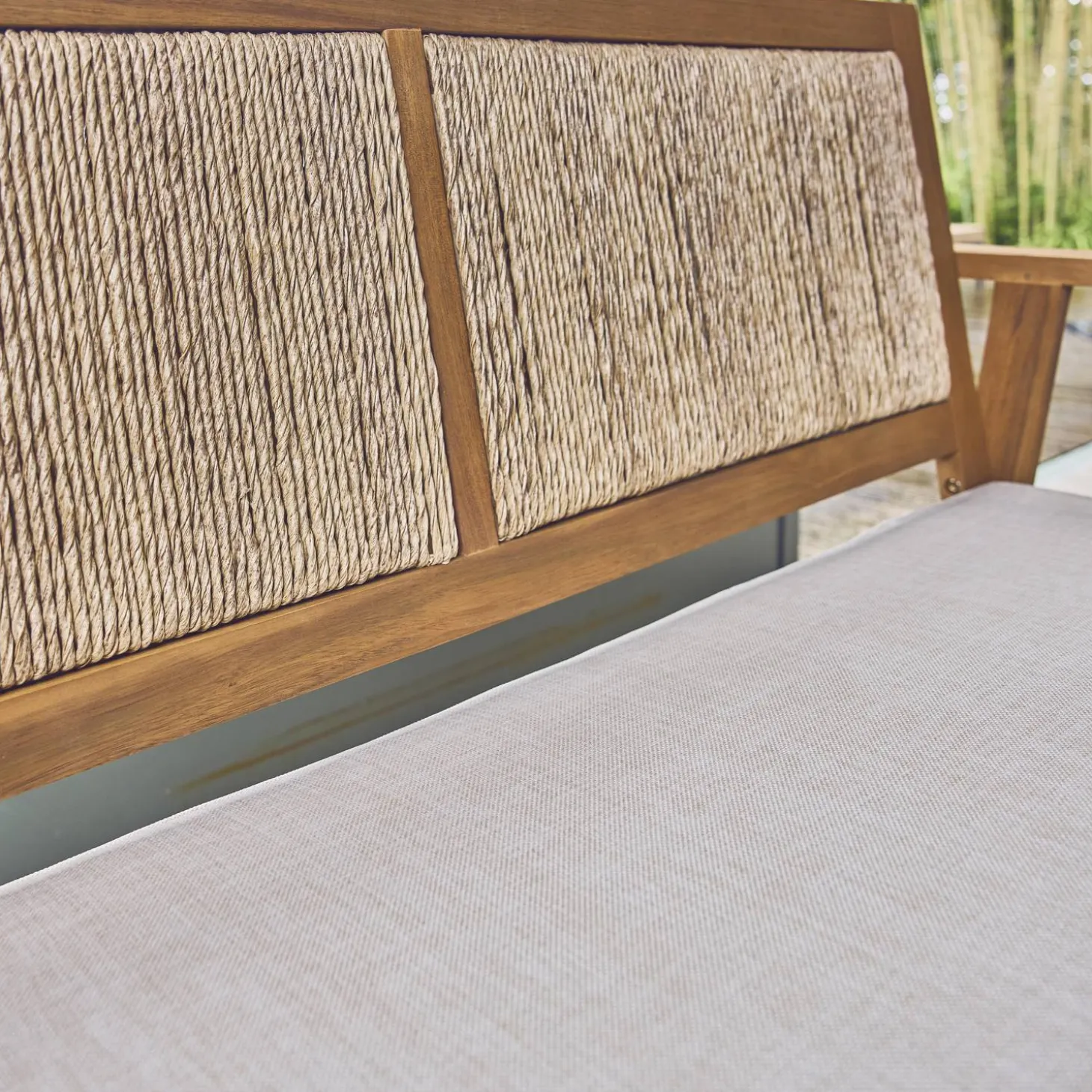 Conjunto de jardim com sofá em madeira e vime 4 lugares