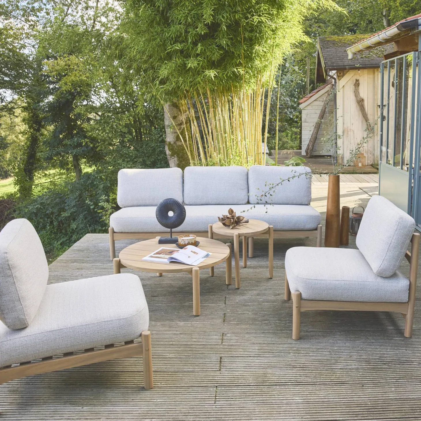 Conjunto de jardim com sofá e poltronas em madeira de acácia, 5 lugares
