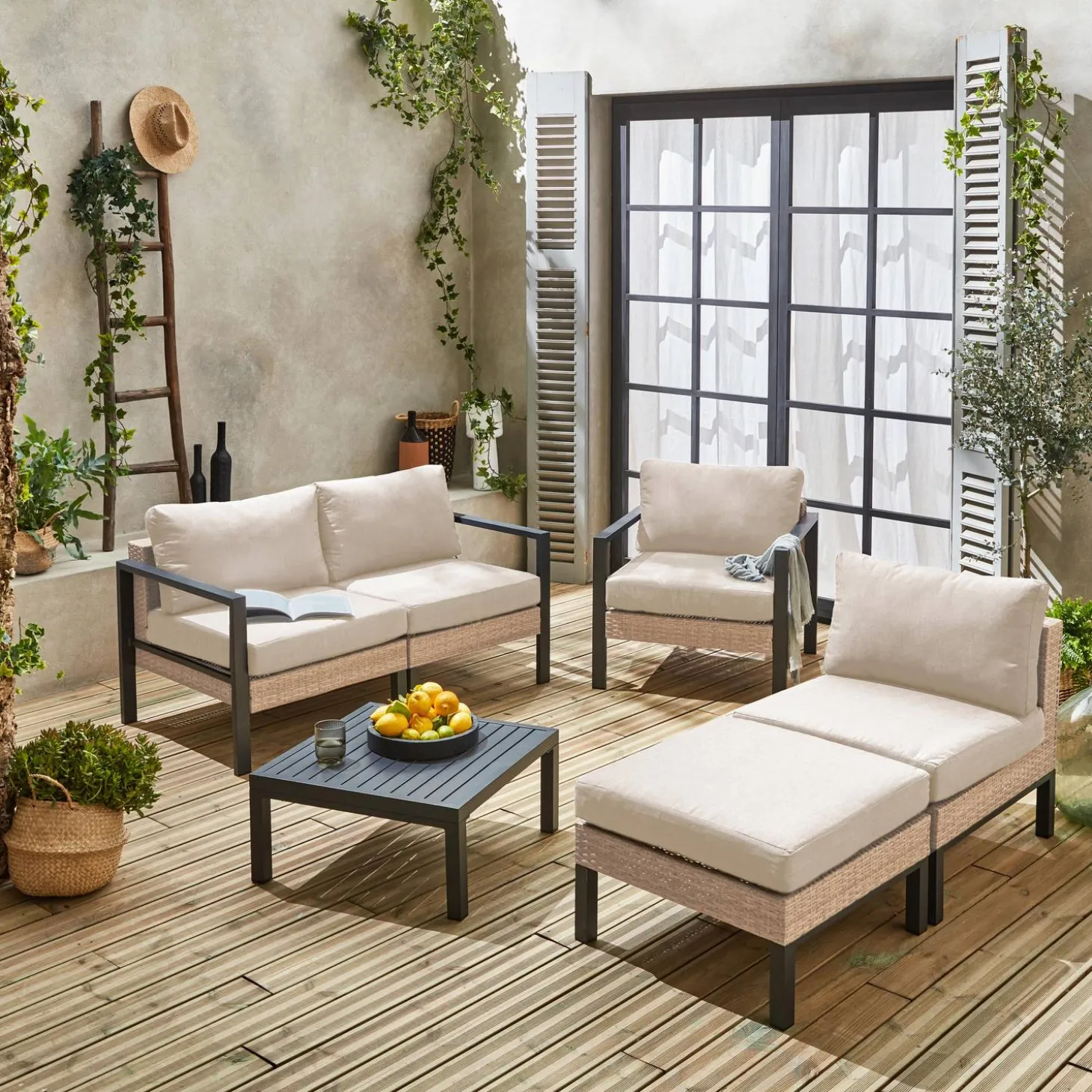 Conjunto de jardim com sofá, mesa e poltrona em alumínio, 5 lugares