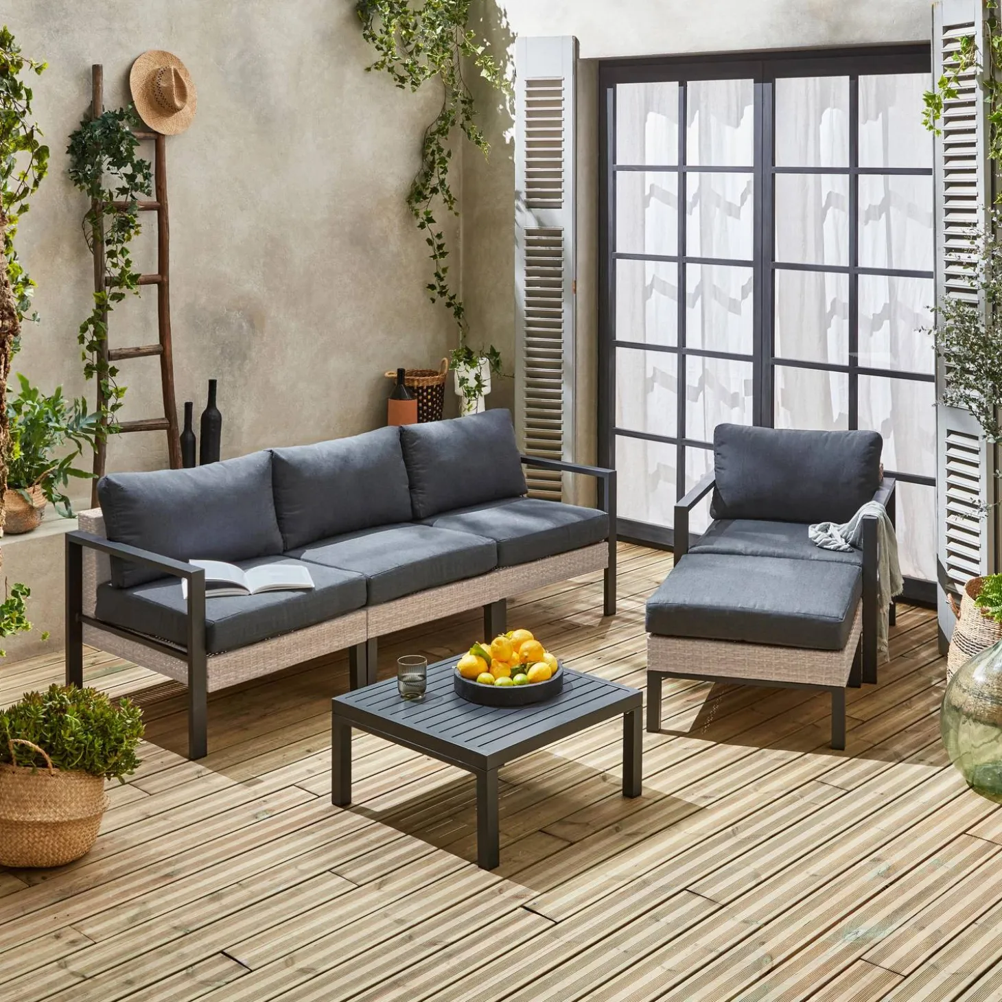 Conjunto de jardim com sofá, mesa e poltrona em alumínio, 5 lugares