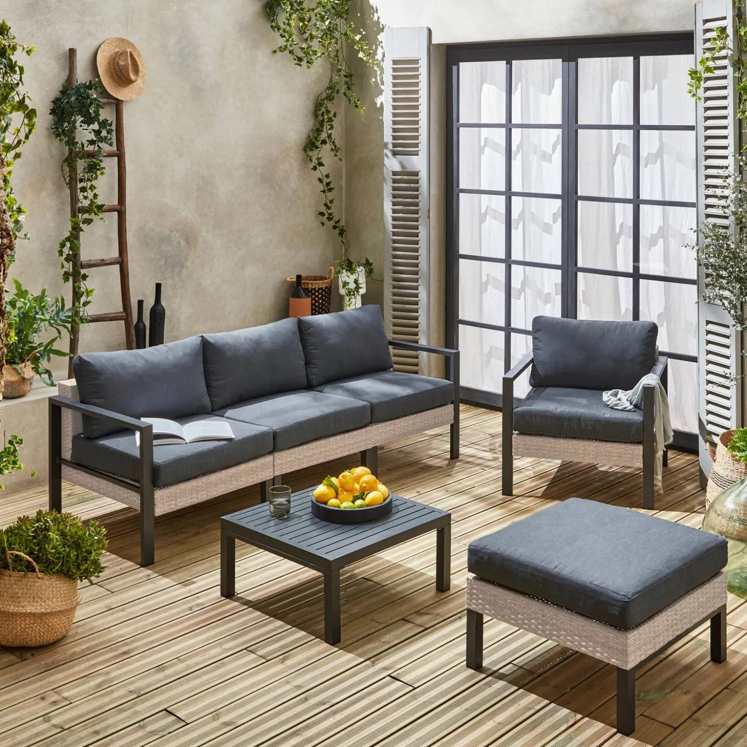 Conjunto de jardim com sofá, mesa e poltrona em alumínio, 5 lugares