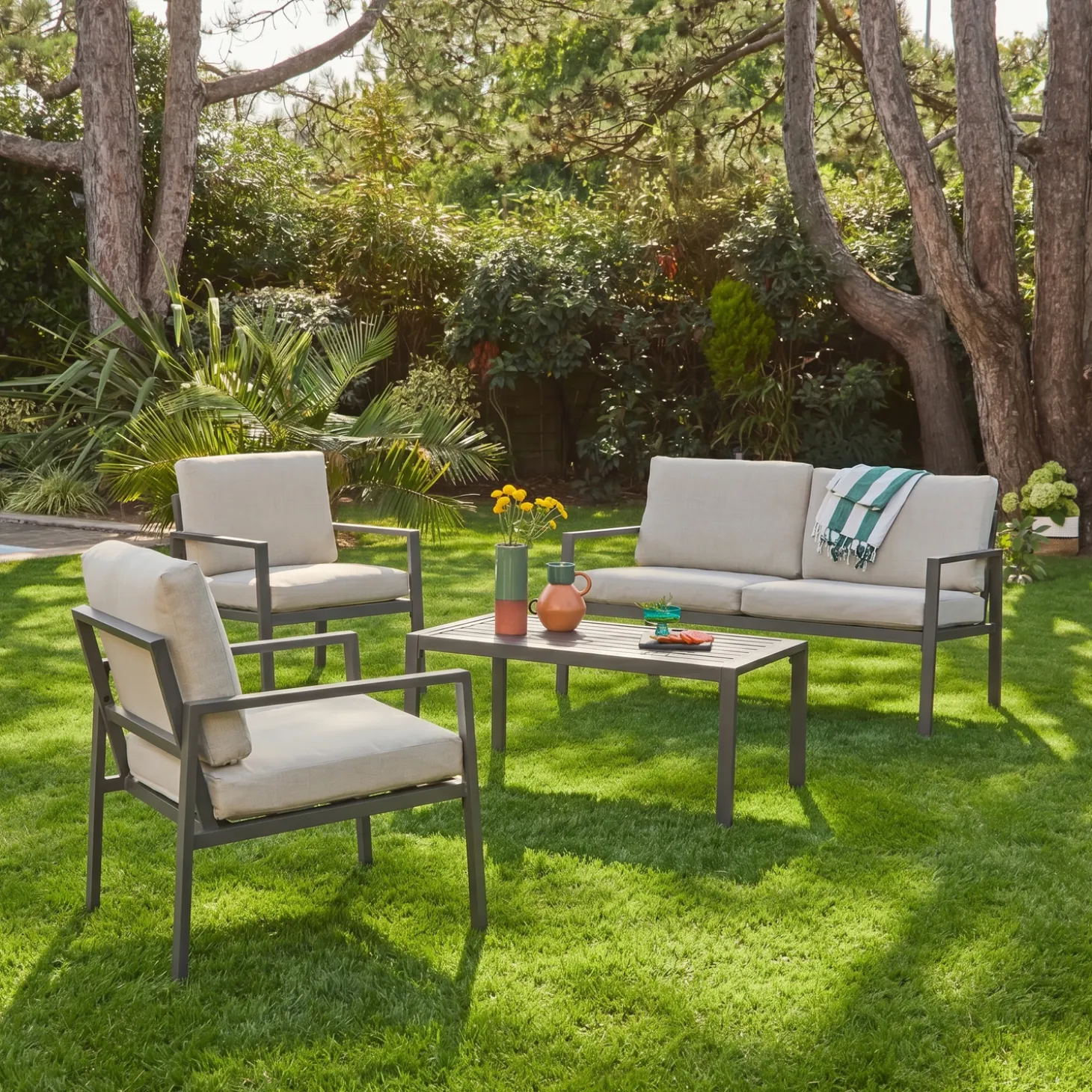 Conjunto de jardim em alumínio, 4 lugares