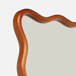 Espelho orgânico de madeira de seringueira e base em aço, 172cm