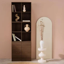 Estante, biblioteca modular decoração madeira, 2 portas e 8 nichos