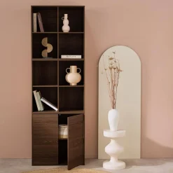 Estante, biblioteca modular decoração madeira, 2 portas e 8 nichos
