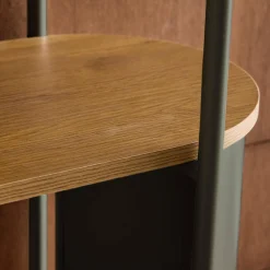 Estante de biblioteca em metal com acabamento em madeira e 5 prateleiras