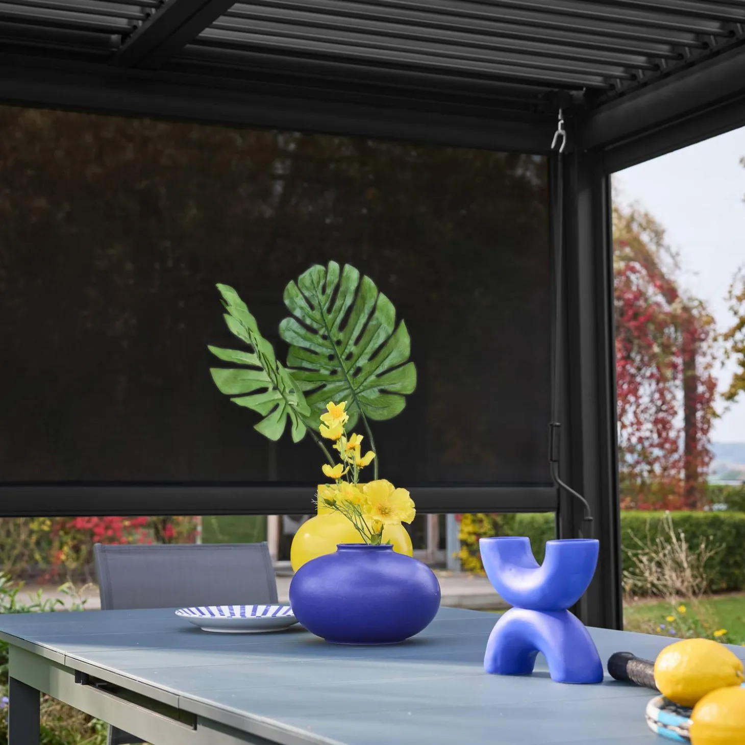 Estore lateral de enrolar em alumínio e textilene para pérgola bioclimática, 3m