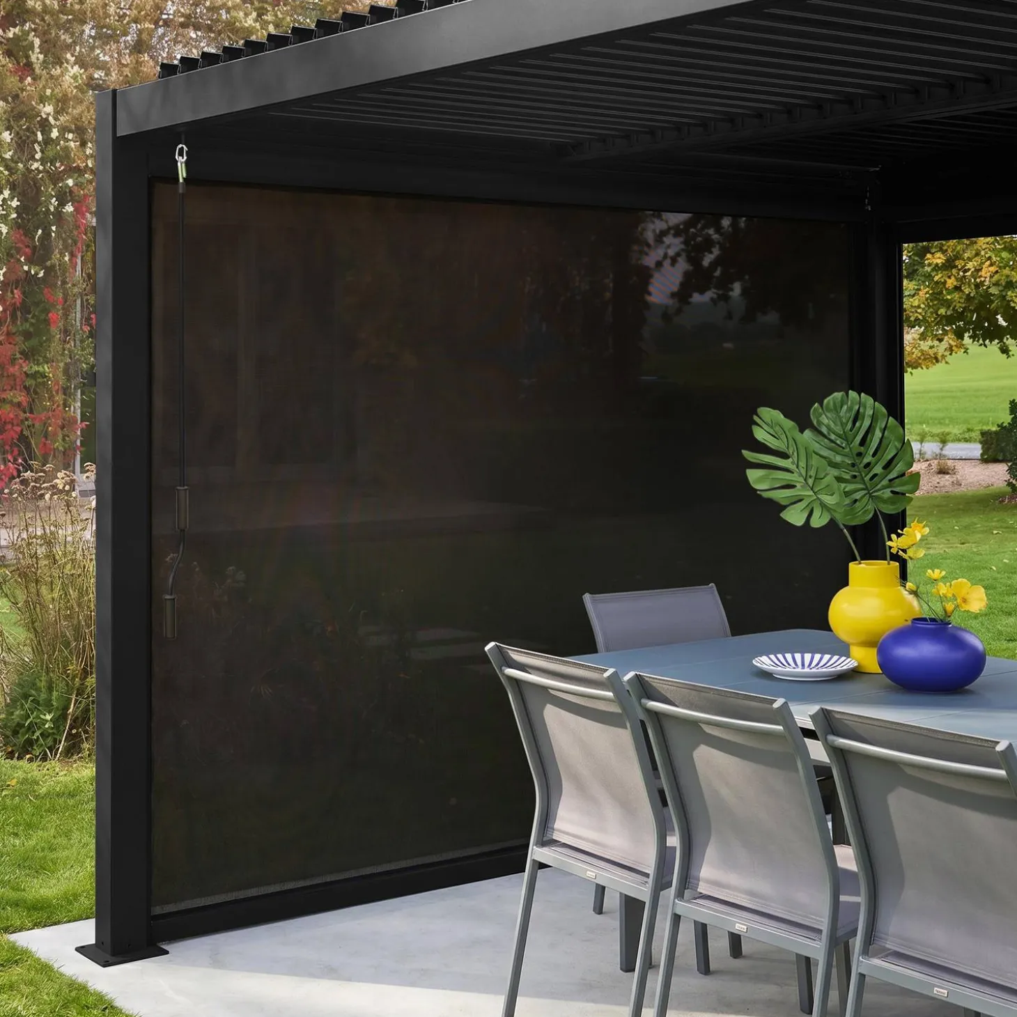 Estore lateral de enrolar em alumínio e textilene para pérgola bioclimática, 3m